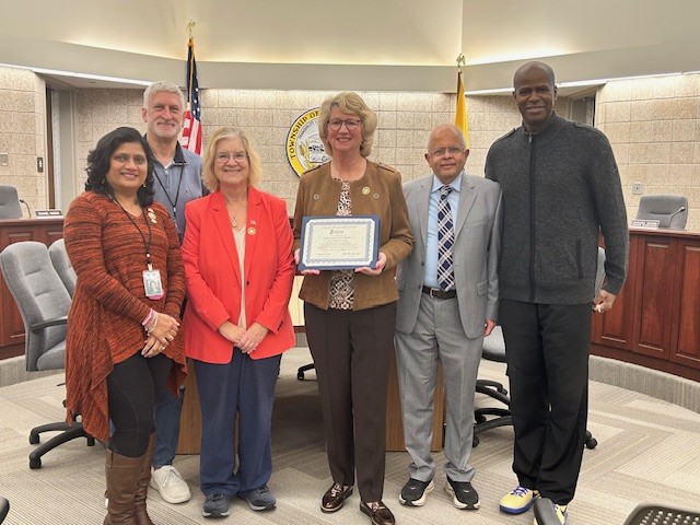 Councilmember Linda Geevers Award with Council